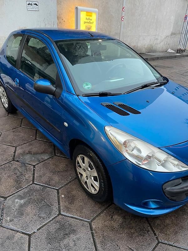 Gebraucht Peugeot 206+ 60 PS (44 kW) 2010 Blau Kleinwagen