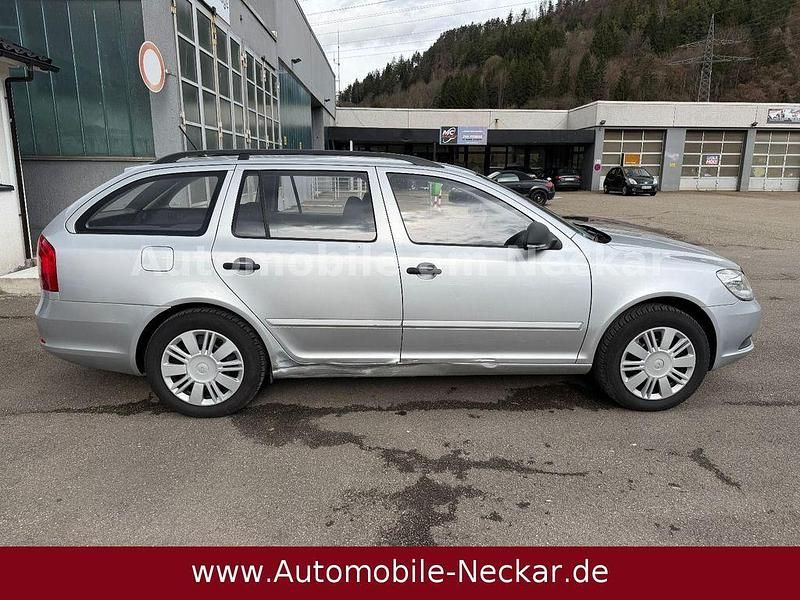 Gebraucht Skoda Octavia Active 105 PS (77 kW) 2012 Silber Kombi