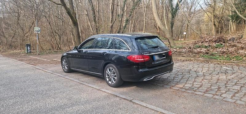 Gebraucht Mercedes C220 170 PS (125 kW) 2016 Schwarz Kombi