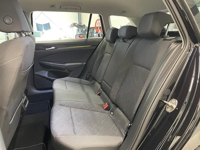 Gebraucht VW Golf VIII Life 131 PS (96 kW) 2023 Schwarz Kombi