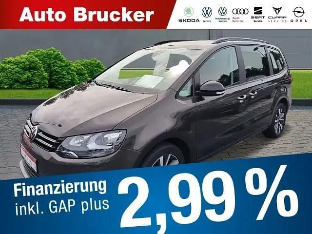 Braun Gebraucht 2020 VW Sharan Comfortline Van / Kleinbus | 23.770 € (Fairer Preis) - Bild 1/4