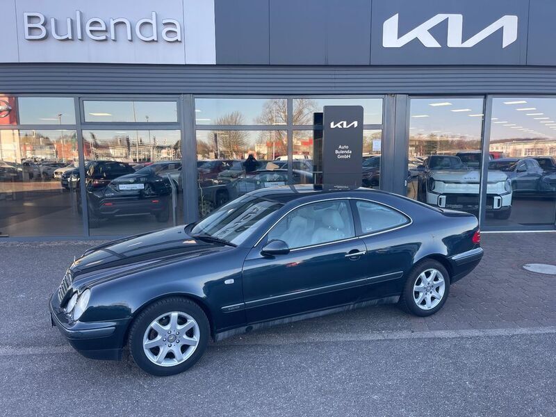Blau Gebraucht 1997 Mercedes CLK200 Elegance Coupé | 6.970 € - Bild 1/4