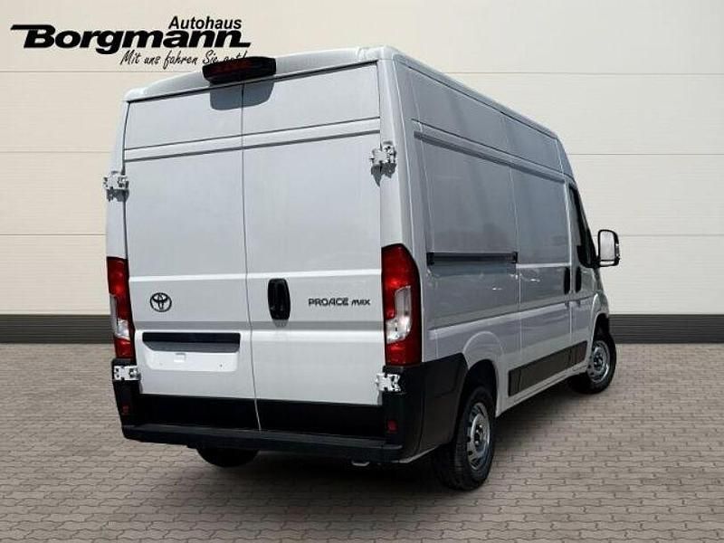 Gebraucht Toyota Proace H2 140 PS (102 kW) 2024 Weiss Van / Kleinbus