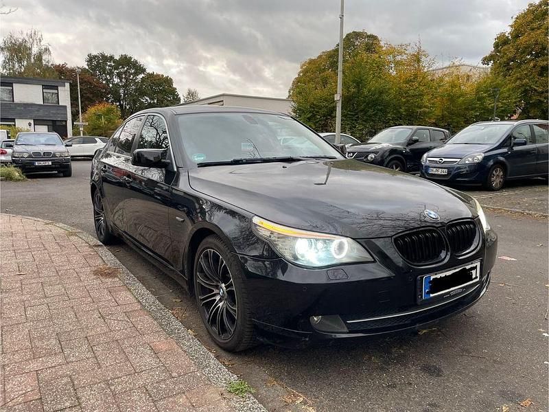 Gebraucht BMW 523 190 PS (139 kW) 2008 Schwarz Limousine
