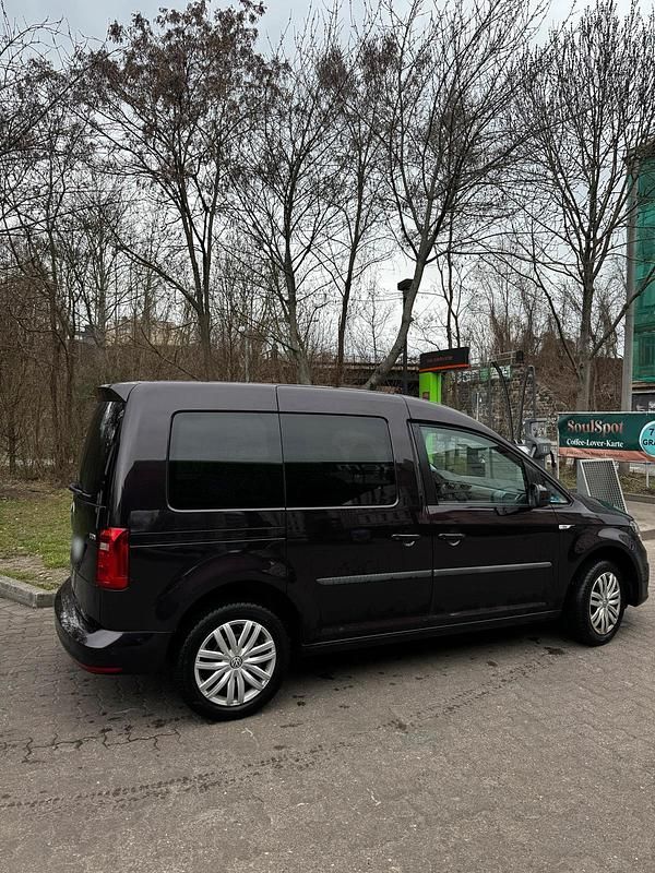 Gebraucht VW Caddy 75 PS (55 kW) 2017 Violet Van / Kleinbus