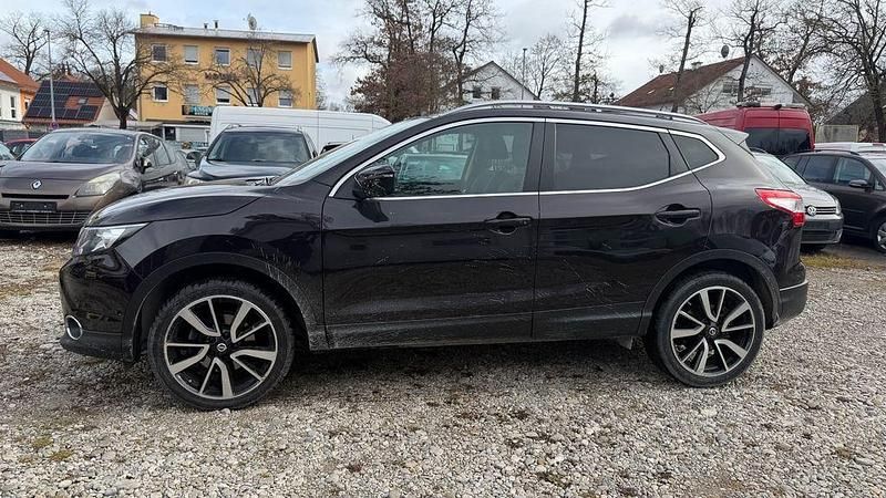 Gebraucht Nissan Qashqai Tekna 131 PS (96 kW) 2015 Violet SUV