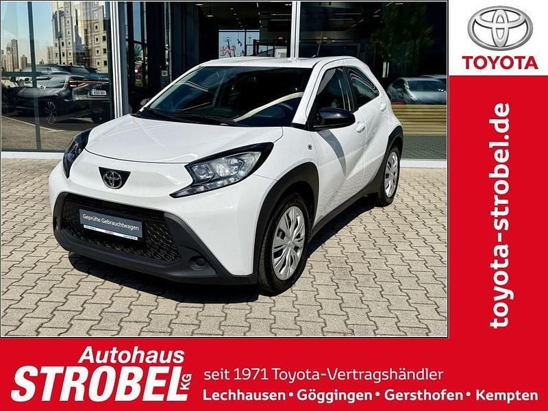 Schneeweiß Gebraucht 2023 Toyota Aygo X-play Kleinwagen | 13.280 € (Guter Preis) - Bild 1/4