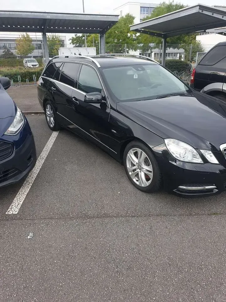 Gebraucht Mercedes E250 Avantgarde 204 PS (150 kW) 2010 Kombi