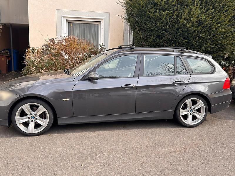 Gebraucht BMW 318 129 PS (94 kW) 2006 Grau Kombi