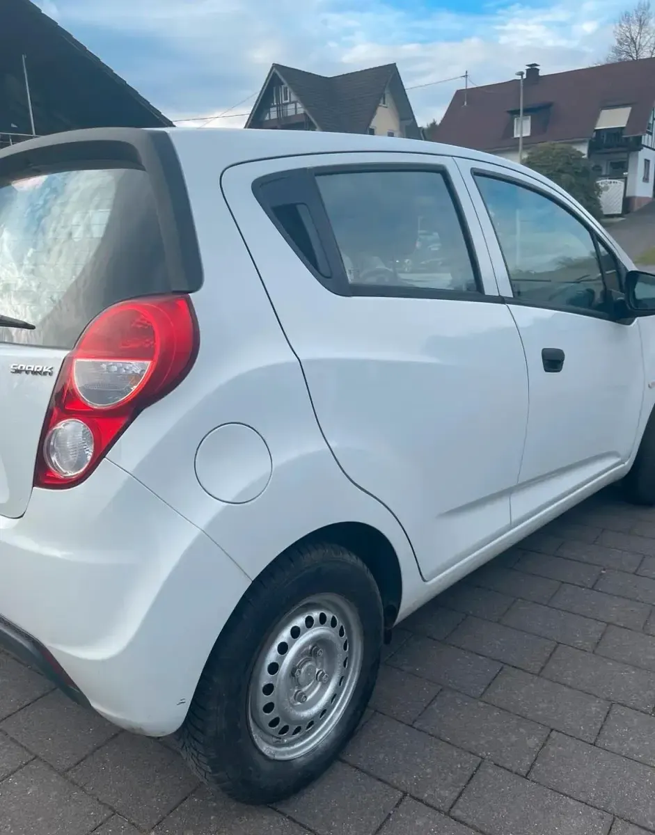 Second-hand Chevrolet Spark 69 CP (50 kW) 2014 Alb Hatchback