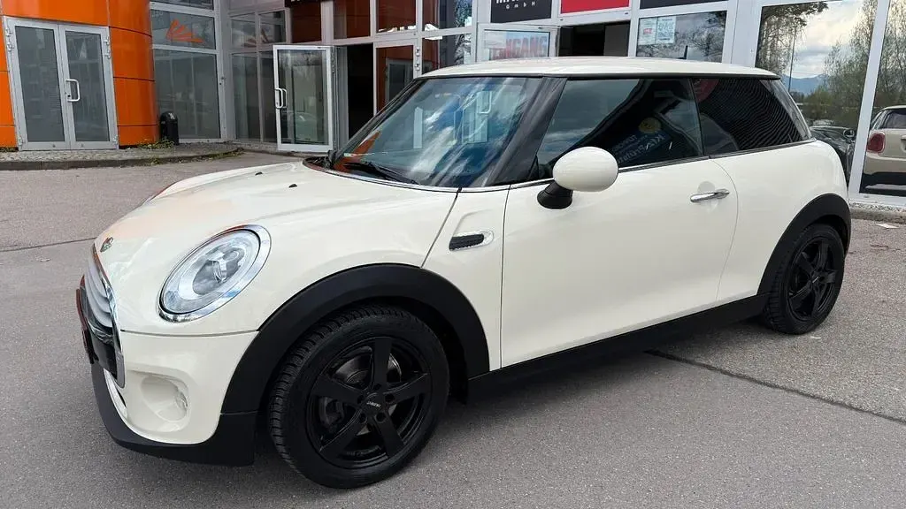 Używany Mini Cooper Pepper 136 KM (100 kW) 2014 Biały Hatchback