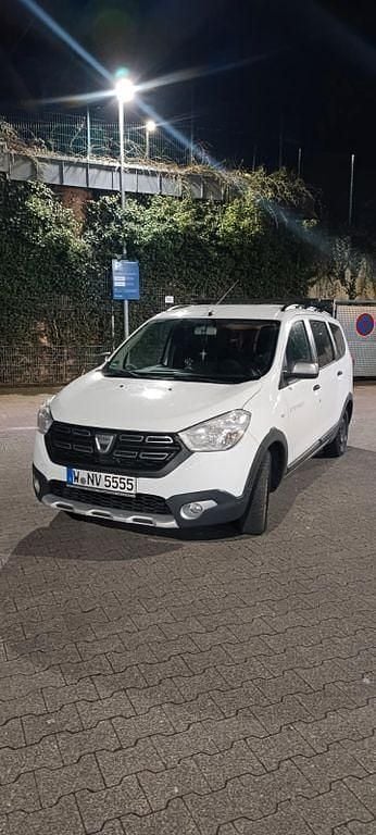 Weiß Gebraucht 2017 Dacia Lodgy Stepway Van / Kleinbus | 6.850 € (Fairer Preis) - Bild 1/4