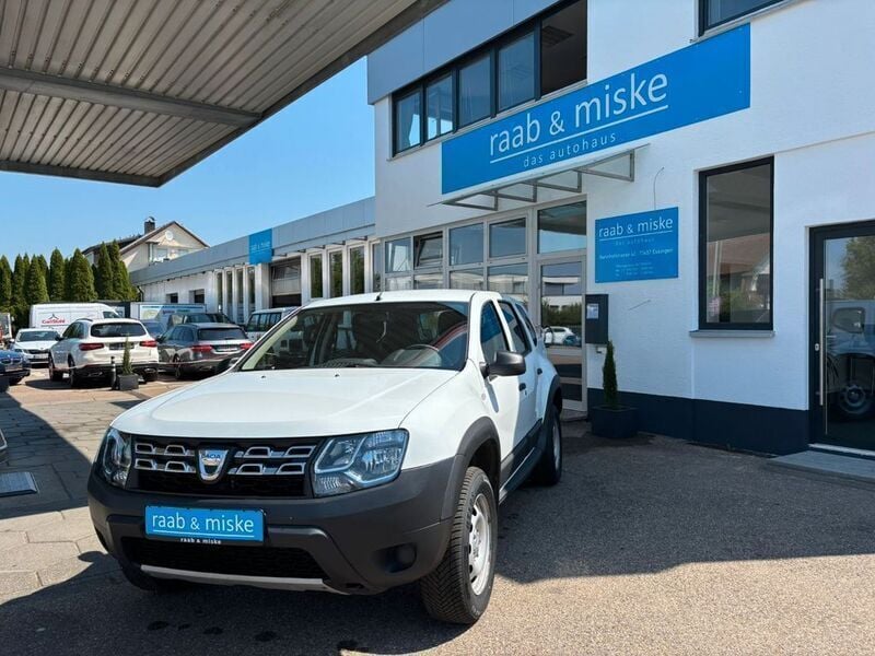 Weiß Gebraucht 2014 Dacia Duster Essentiel SUV | 6.990 € (Guter Preis) - Bild 1/2
