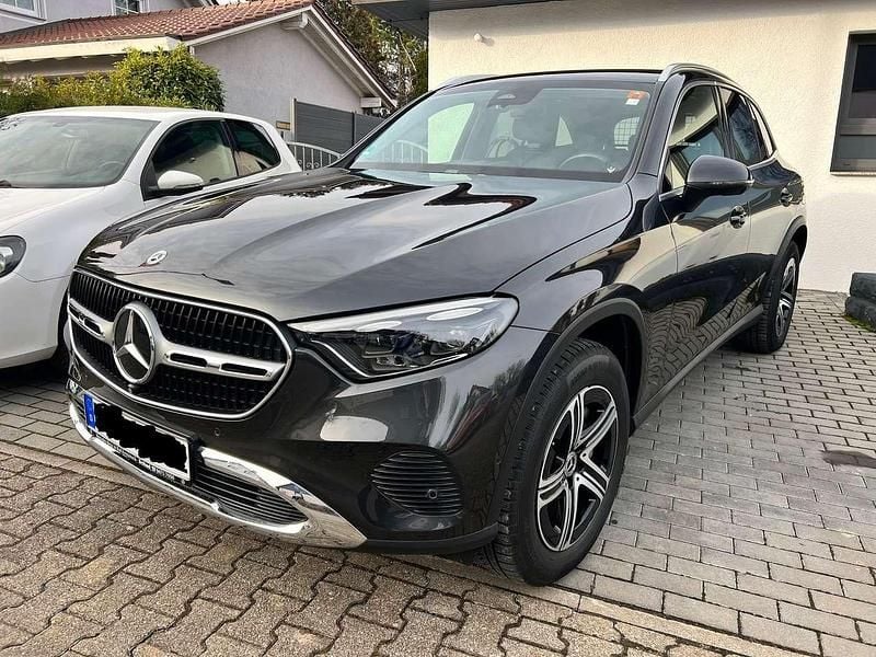 Gebraucht Mercedes GLC300e 204 PS (150 kW) 2023 Grafitgrau  metalliclack SUV
