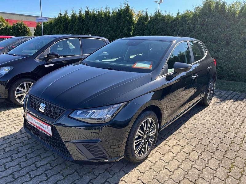 Midnight schwarz metallic Gebraucht 2024 Seat Ibiza Style Limousine | 19.250 € (Etwas zu teuer) - Bild 1/4