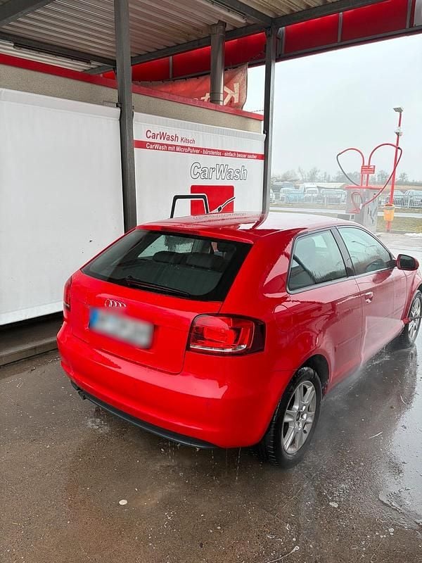 Gebraucht Audi A3 105 PS (77 kW) 2010 Rot Kleinwagen