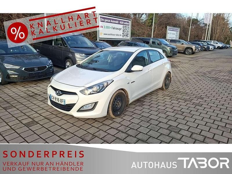 Gebraucht Hyundai i30 Style 110 PS (80 kW) 2013 Creamy white / sol Limousine