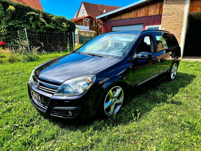 Schwarz Gebraucht 2004 Opel Astra Kombi | 3.000 € (Fairer Preis) - Bild 1/4