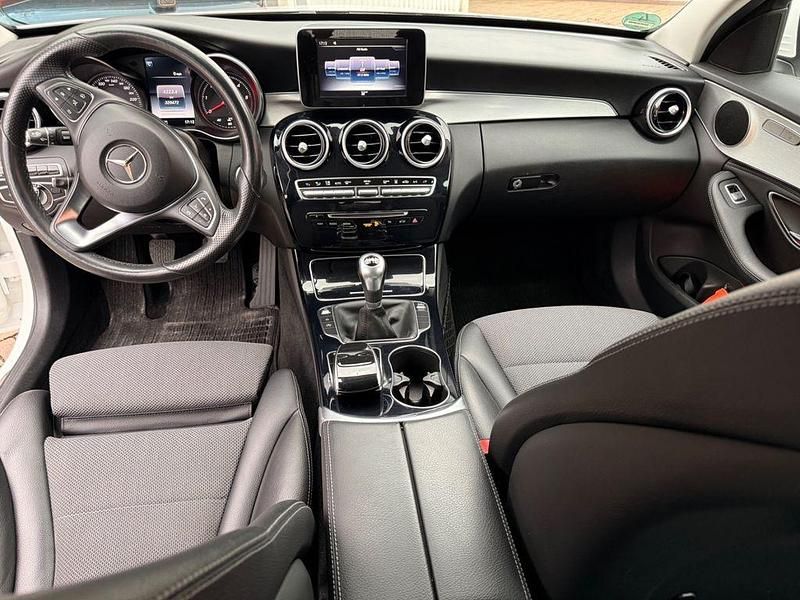 Gebraucht Mercedes C220 170 PS (125 kW) 2015 Weiß Limousine