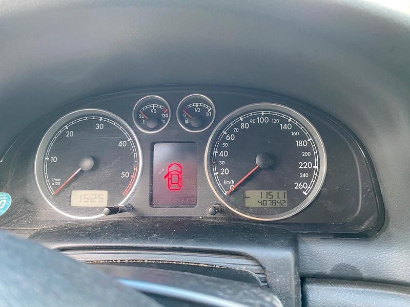 Gebraucht VW Passat 131 PS (96 kW) 2004 Blau Kombi