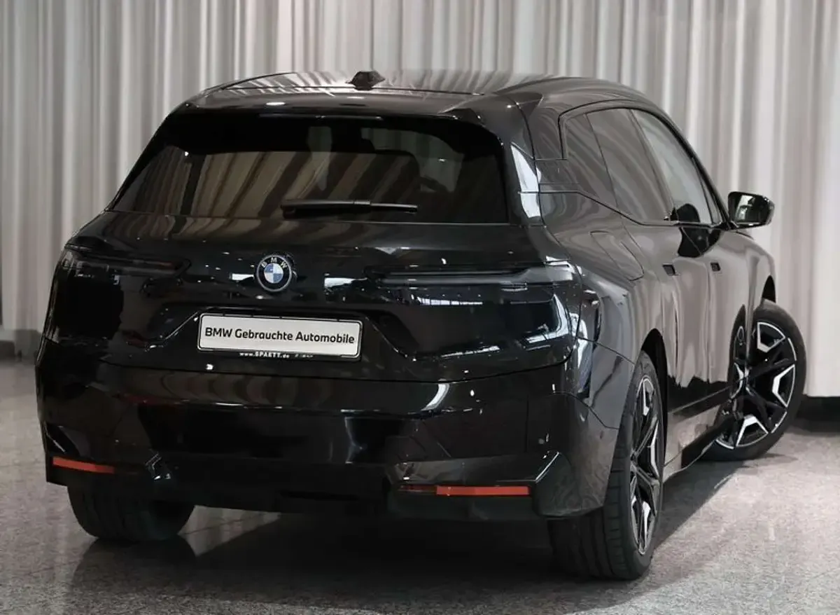 Gebraucht BMW iX Sport Line 384 kW (523 PS) 2024 Saphirschwarz SUV