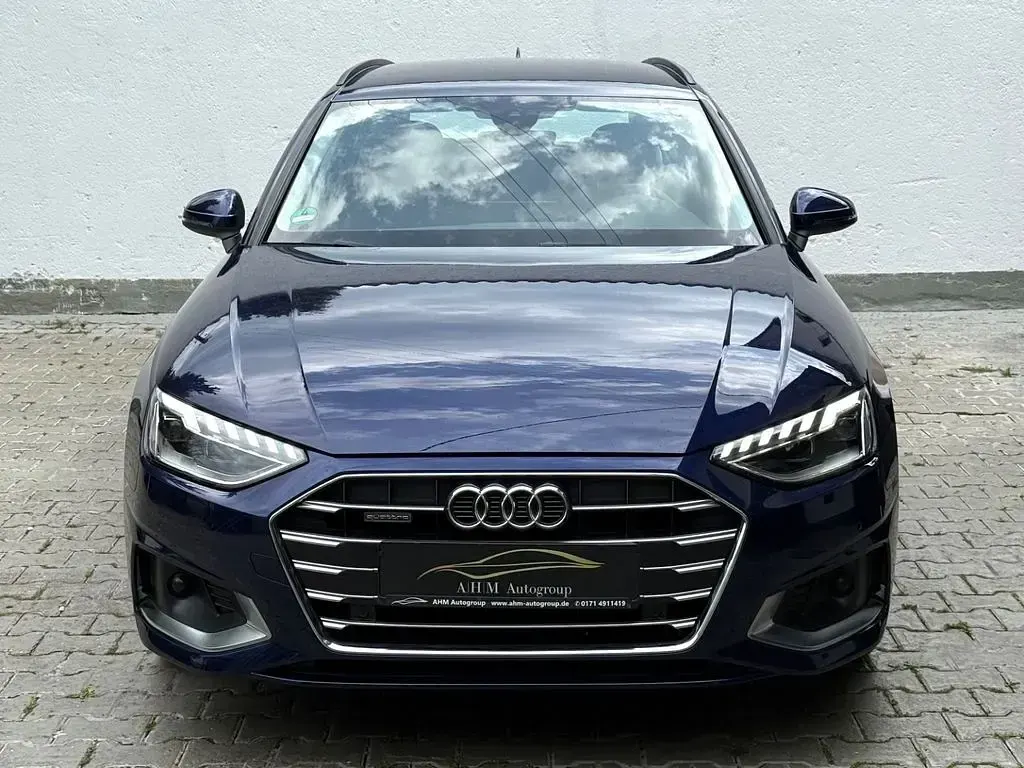 Gebraucht Audi A4 Sport 190 PS (139 kW) 2020 Navarrablau Kombi