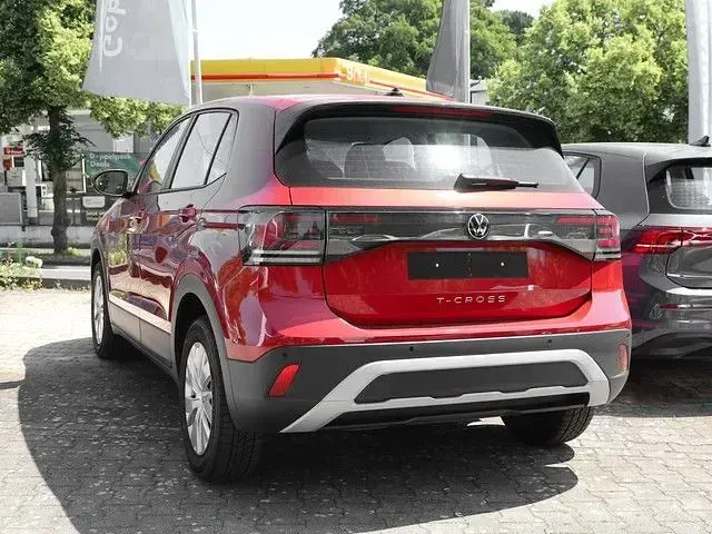 Gebraucht VW T-Cross 95 PS (69 kW) 2025 Kings red metallic SUV