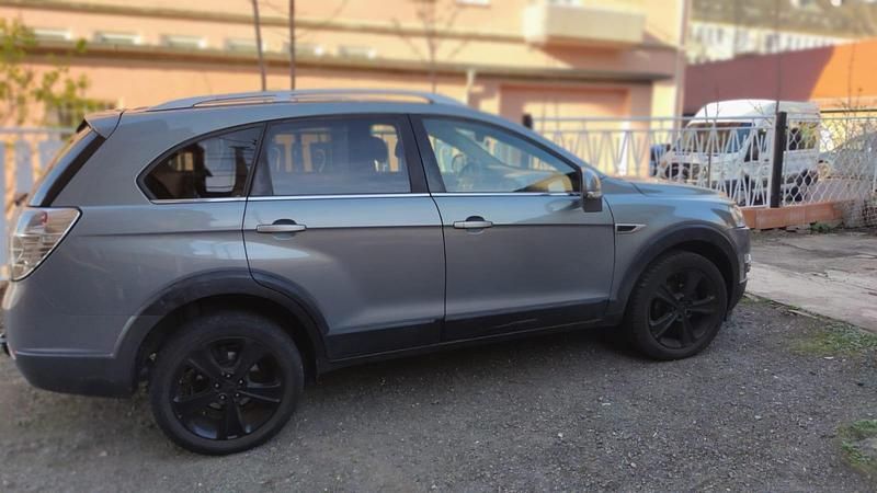 Silber Gebraucht 2012 Chevrolet Captiva SUV | 9.200 € (Fairer Preis) - Bild 1/4