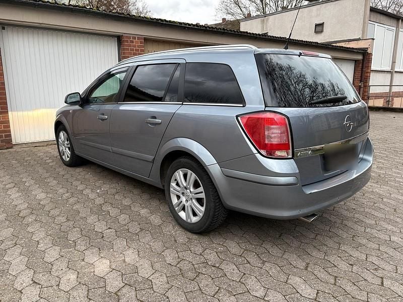 Gebraucht Opel Astra 179 PS (131 kW) 2010 Grau Kombi