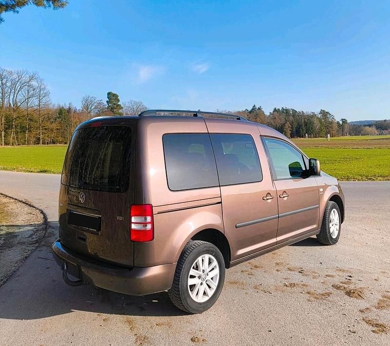 Gebraucht VW Caddy 102 PS (75 kW) 2012 Braun Van / Kleinbus