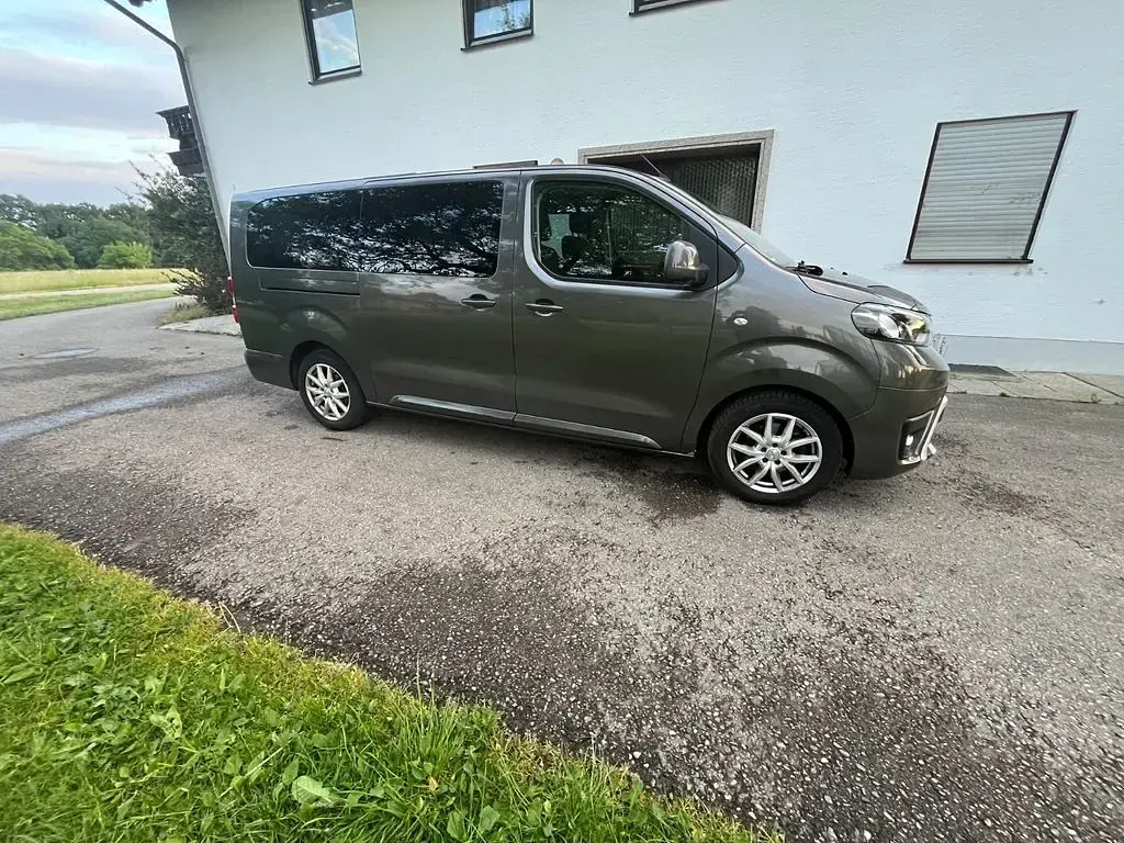 Gebraucht Toyota Proace 177 PS (130 kW) 2017 Grau Van / Kleinbus