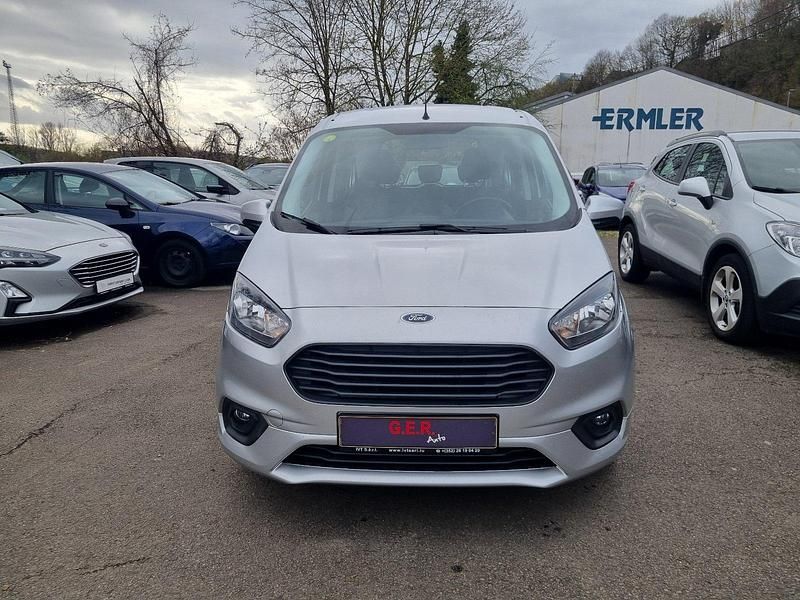 Gebraucht Ford Tourneo Courier 75 PS (55 kW) 2021 Gold Van / Kleinbus