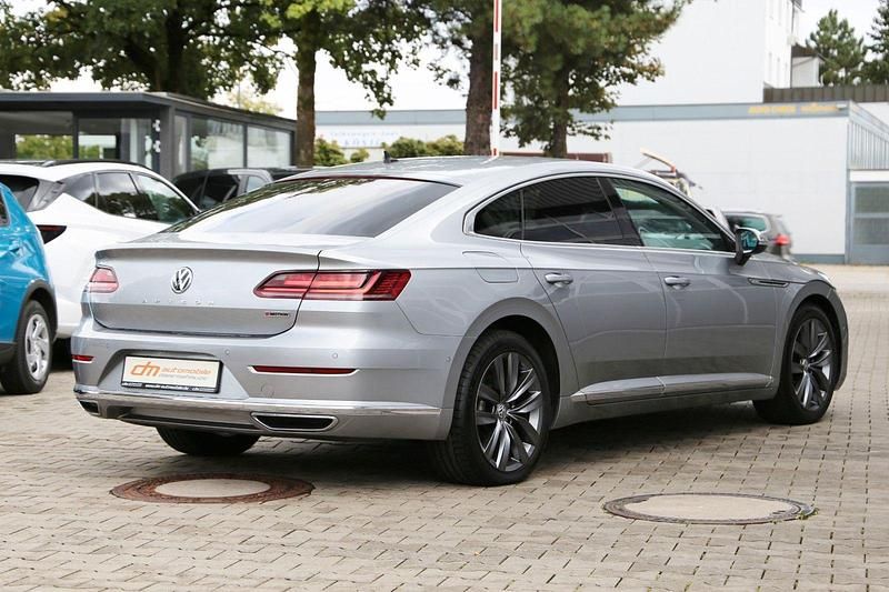 Gebraucht VW Arteon Elegance 190 PS (139 kW) 2018 Silber Kleinwagen