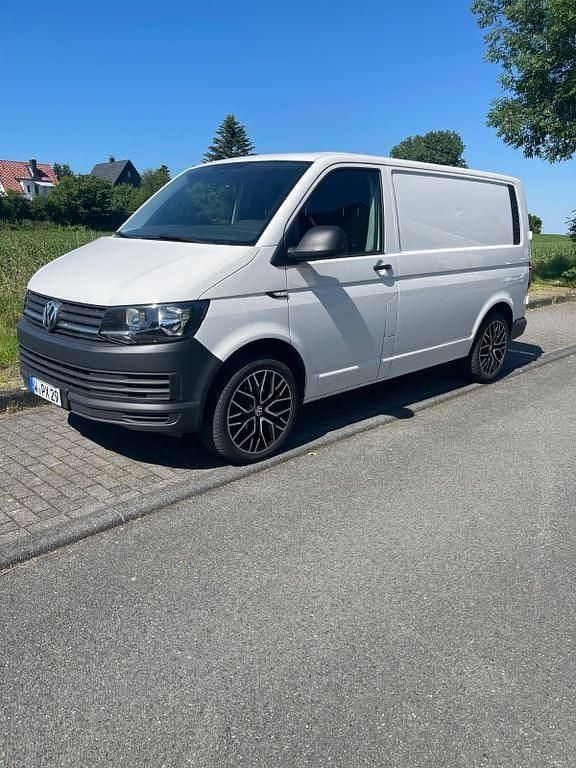 Weiß Gebraucht 2017 VW T6 Van | 14.900 € - Bild 1/4