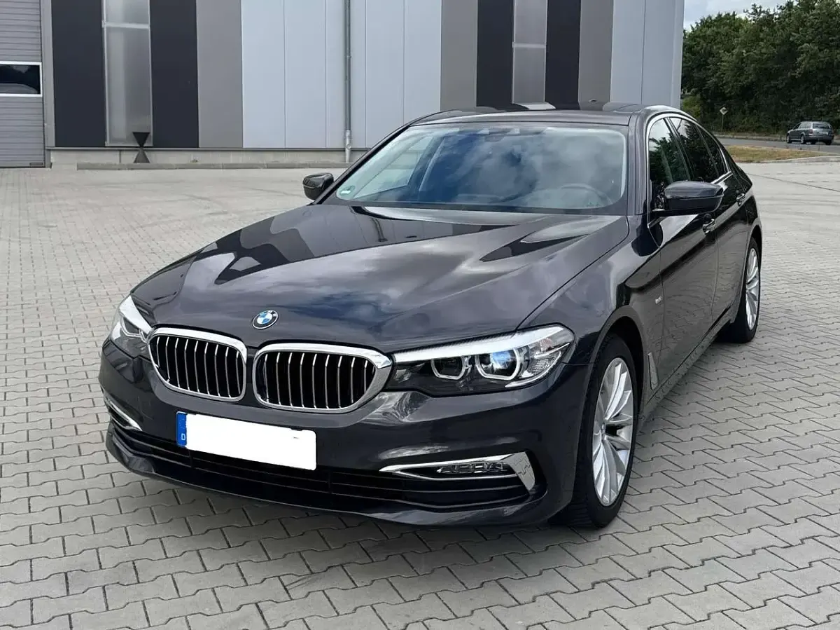 Gebraucht BMW 520 Luxury Line 184 PS (135 kW) 2018 Grau Limousine