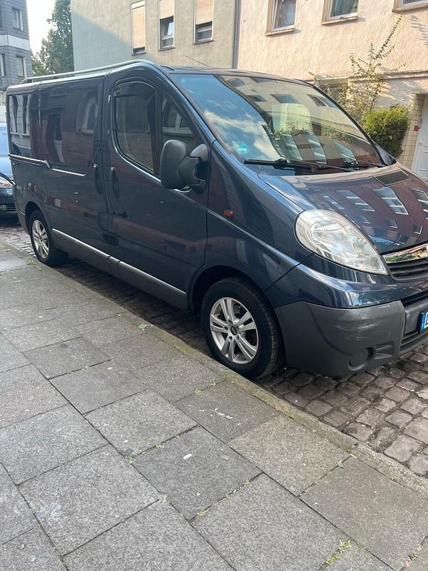 Gebraucht Opel Vivaro 90 PS (66 kW) 2009 Blau Van / Kleinbus