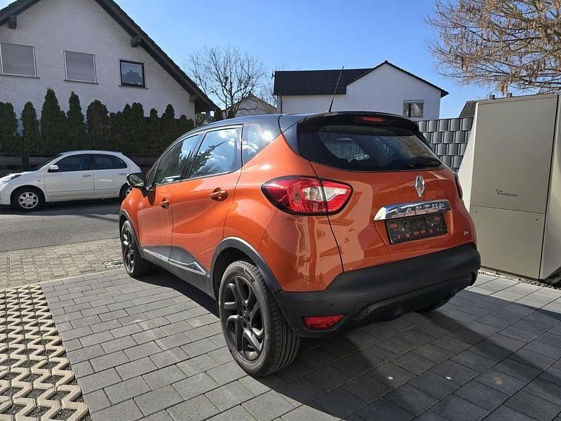 Gebraucht Renault Captur 90 PS (66 kW) 2014 Orange SUV