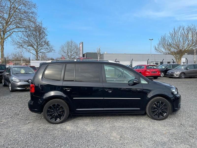 Schwarz Gebraucht 2014 VW Touran Highline Van / Kleinbus | 13.900 € (Fairer Preis) - Bild 1/4