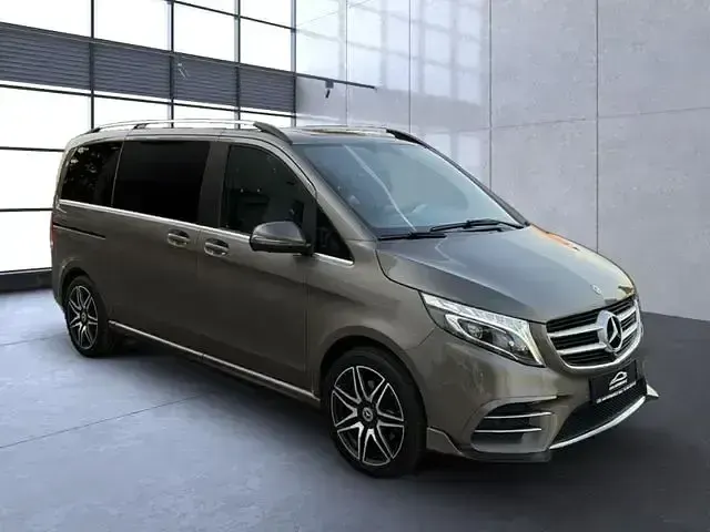Gebraucht Mercedes V250 AMG 190 PS (139 kW) 2018 Grau Van / Kleinbus