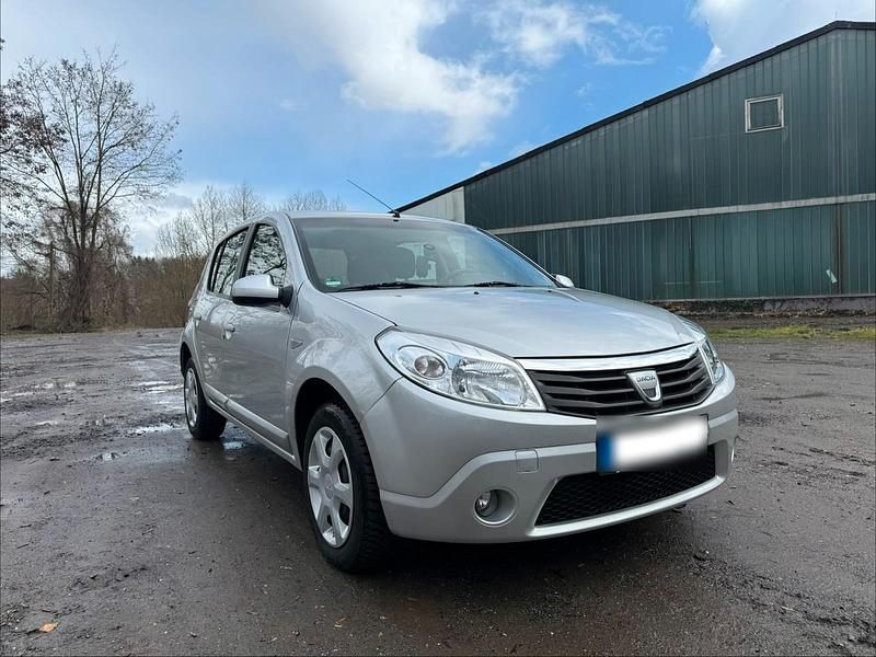 Gebraucht Dacia Sandero 87 PS (63 kW) 2010 Silber Kleinwagen