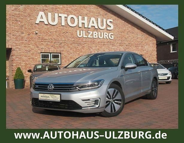 Silber Gebraucht 2016 VW Passat GTE Limousine | 13.900 € (Superpreis) - Bild 1/4