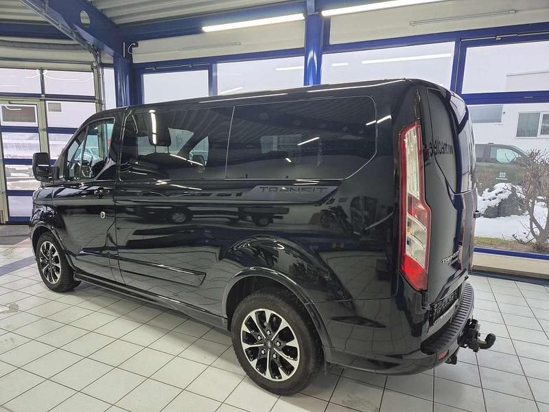 Gebraucht Ford Transit Custom Sport 185 PS (136 kW) 2021 Obsidian schwarz Kombi