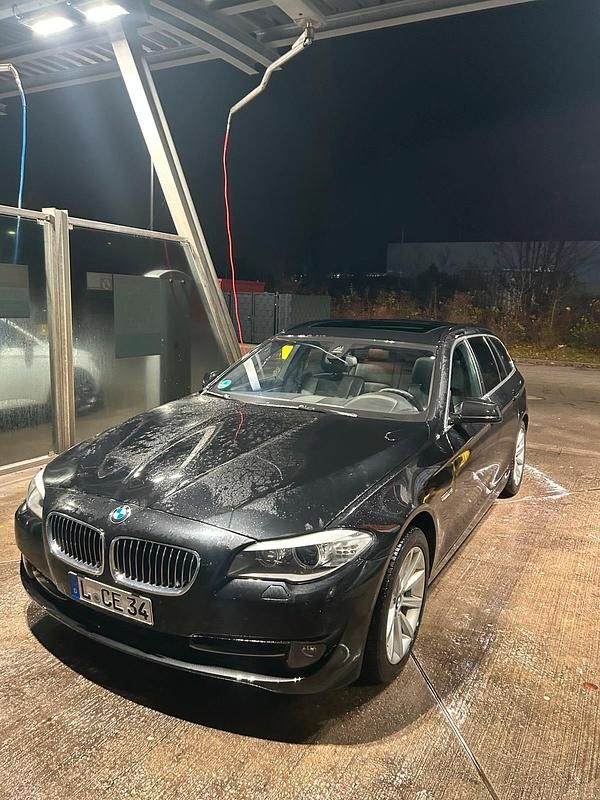 Schwarz Gebraucht 2013 BMW 525 Kombi | 8.000 € (Guter Preis) - Bild 1/4