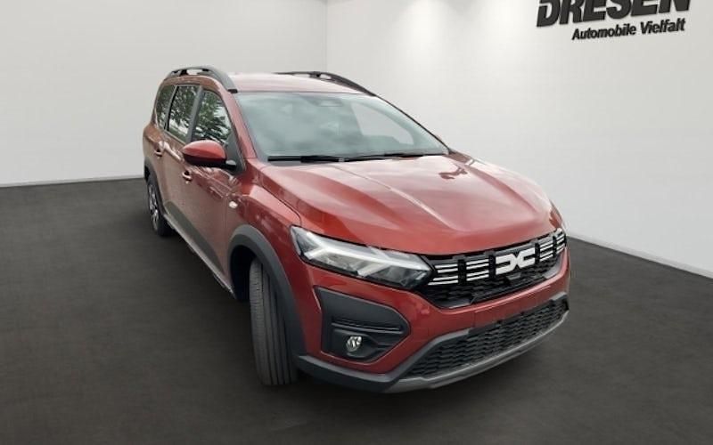 Neu Dacia Duster Expression 158 PS (116 kW) 2025 Braun SUV