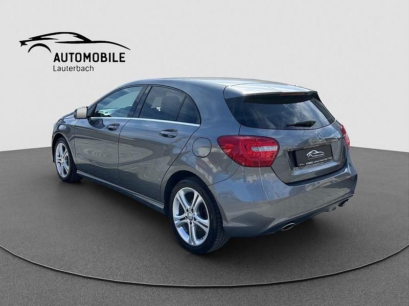 Gebraucht Mercedes A180 109 PS (80 kW) 2013 Grau Limousine