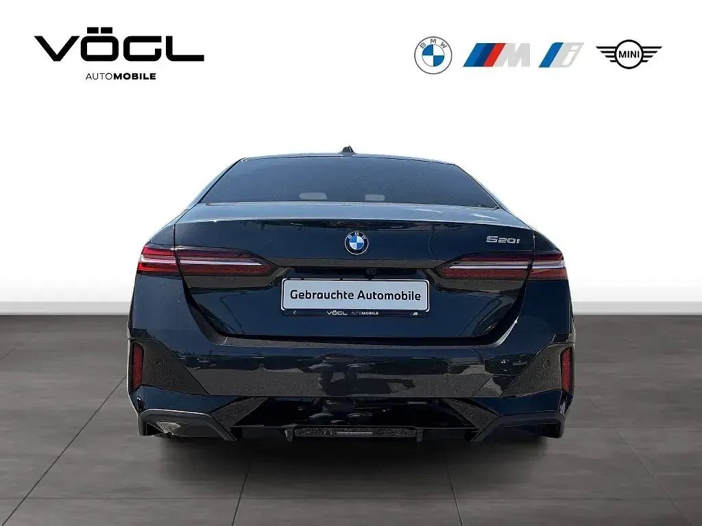 Gebraucht BMW 520 M Sport 190 PS (139 kW) 2025 Sophistograu brillanteffekt Limousine