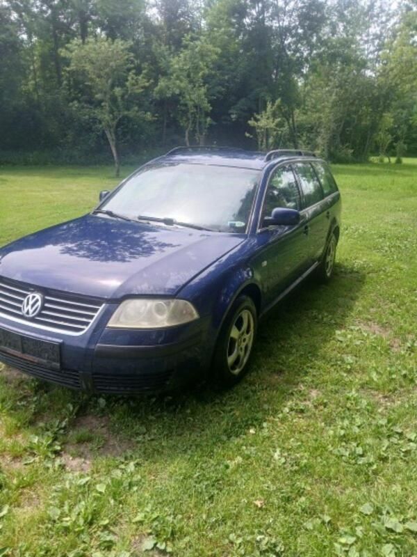 Gebraucht 2001 VW Passat Kombi | 1.600 € (Etwas zu teuer) - Bild 1/4