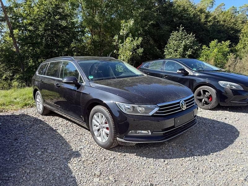 Gebraucht VW Passat Comfortline 150 PS (110 kW) 2017 Schwarz Kombi