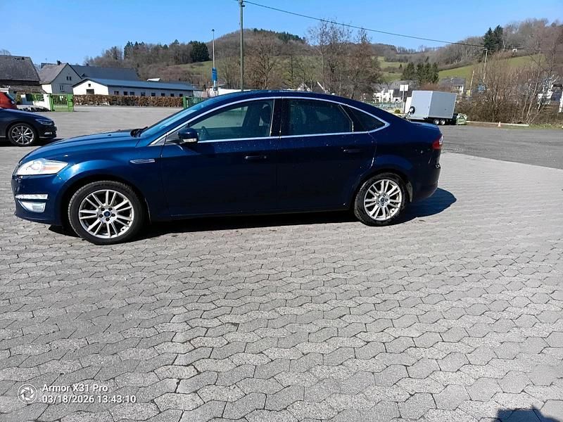 Gebraucht Ford Mondeo 115 PS (84 kW) 2011 Blau Limousine