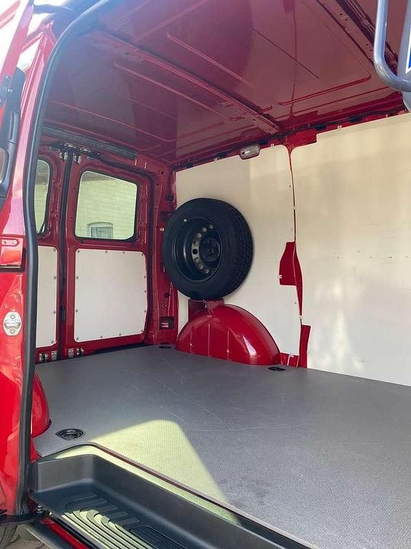 Gebraucht Mercedes Vito 163 PS (119 kW) 2019 Jupiterrot Van